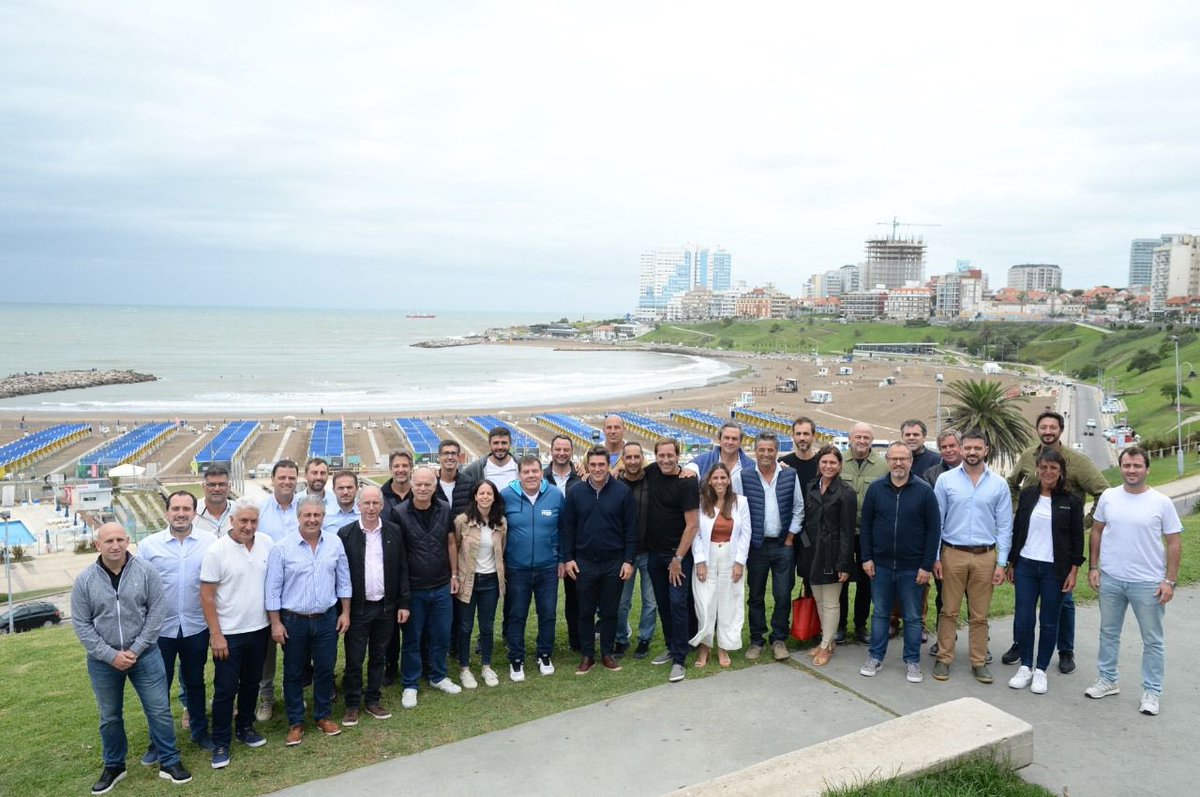 LOS MUNICIPIOS NO PODEMOS SER LA VARIABLE DE AJUSTE. 

El país no puede darse el lujo de volver a caer en default. Por eso acompañamos la decisión del ejecutivo nacional de alcanzar un acuerdo con el FMI. Sin embargo, necesitamos mayor información sobre el alcance del acuerdo.