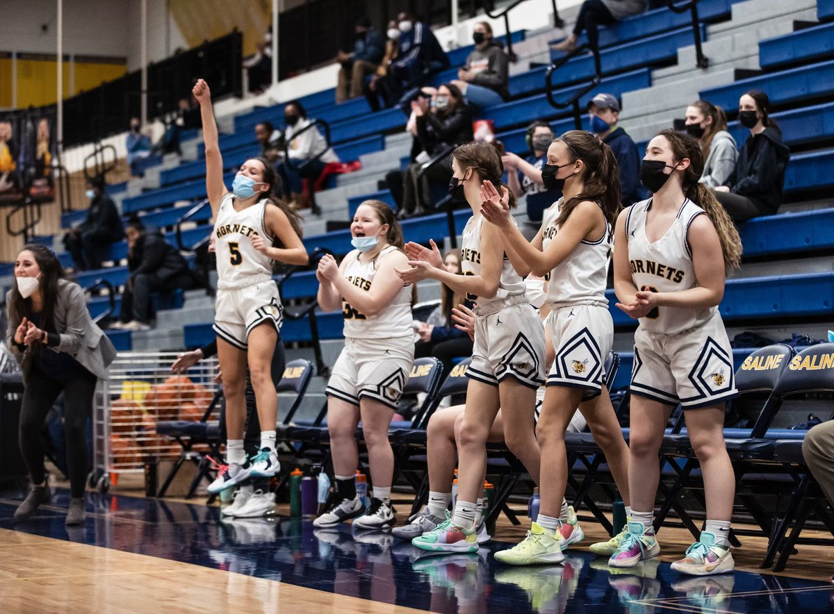 SalineHoops's tweet photo. Each game day I get so excited to watch our JV play. It’s more than their 12-1 record, it’s that they share the ball, play tough D and shoot the 3! Love their enthusiasm for each other from the bench as well. Super proud of this team!! https://t.co/zggjcnTTEw