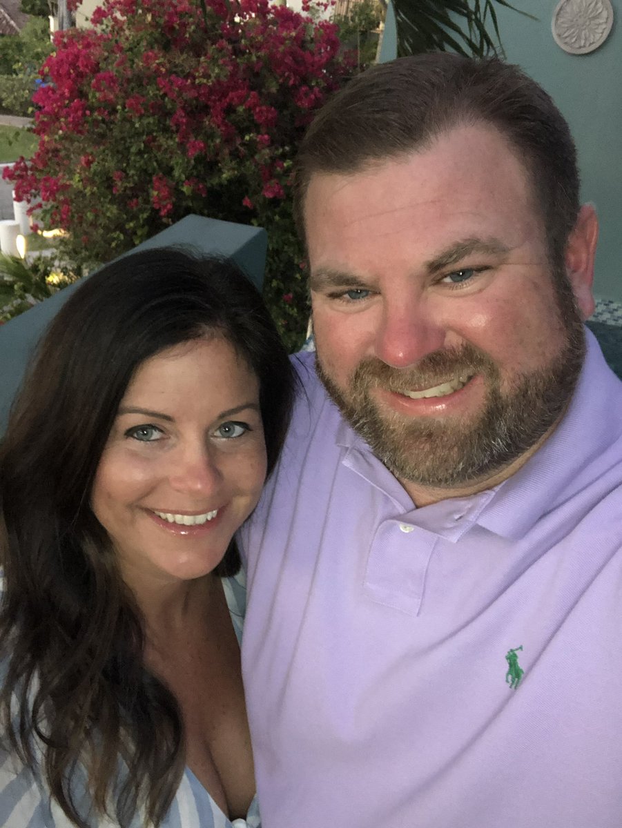 mdare01's tweet photo. Happy Birthday to this dime @5mdares, glad we are in paradise for it. https://t.co/Q4NN0hAIWk