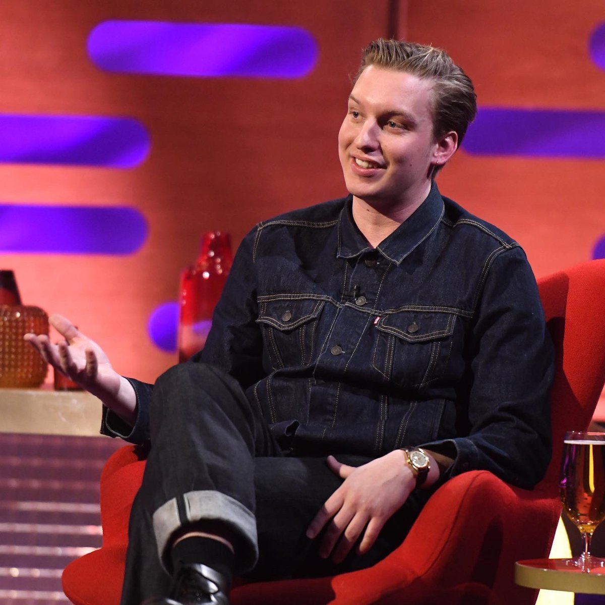 george_ezra's tweet photo. My friends, I will be performing Anyone For You for the first time on tv tonight! A little nervous but more than anything very excited! Wish me luck 🍀 see you later @TheGNShow x https://t.co/1MHnQdMV13