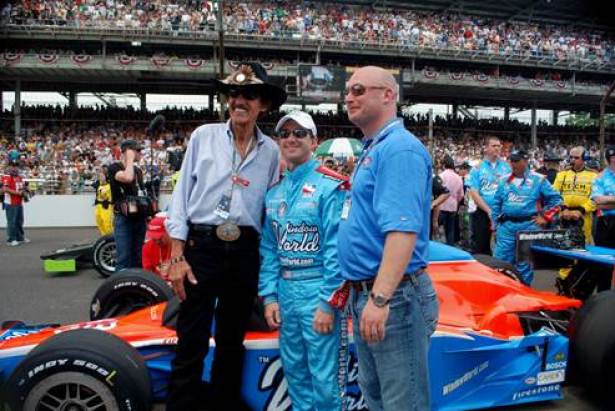 checkit4andreti's tweet photo. 💻 Check out the 500 Festival's newest blog featuring, "#WhyIMini- The Andretti Family." Read the full article at 👉 #CheckIt4Andretti #OneAmericaMiniMarathon #MiniWithAMeaning #500Festival #500Festival2022 #JohnAndretti #JustCheckIt
https://t.co/7EckpXc4Zr https://t.co/eNmBXavN2N