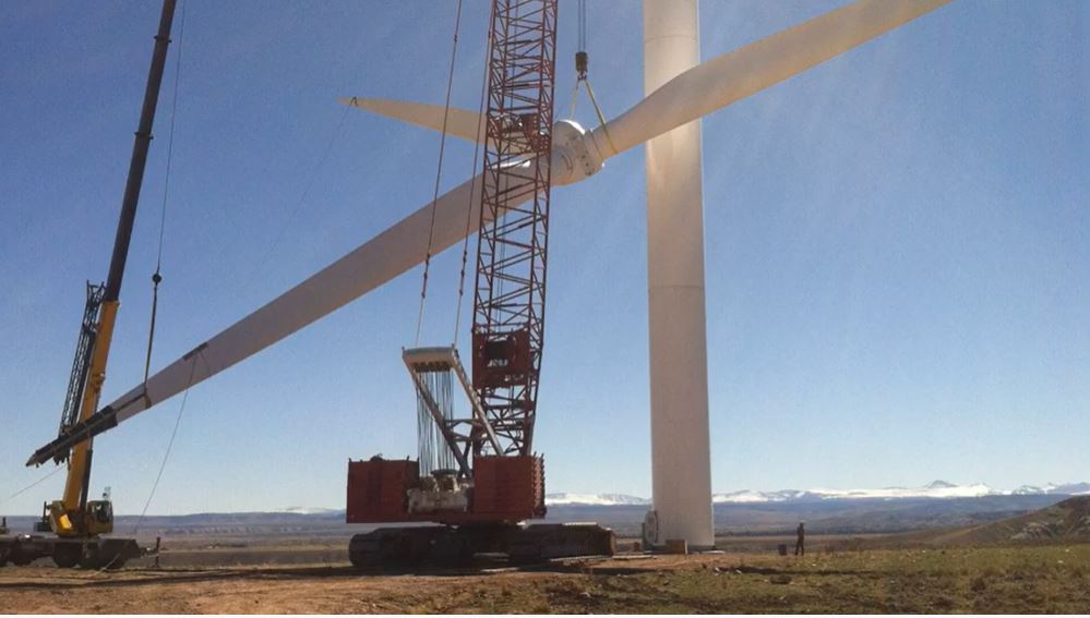 PRBResCouncil's tweet photo. Navy veteran Clayton Flint left Southwest Wyoming but returned to raise his family. Watch his story in our Wyoming Voices project: https://t.co/FZsi2XNY8c #Wyoming #wind #wyomingvoices https://t.co/Vg0FvJXd3c