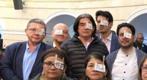 Rodlince's tweet photo. Hay que reconocer el esforzado trabajo para lograrlo:
 
A Petro y Bolivar en la convocatoria a la vandalización del país y al financiamiento de la primera linea; 

Las FARC y al ELN por configurar las guerrillas urbanas que armaron la primera linea; 

👇👇👇👇👇👇 https://t.co/5MJzNpBTvB