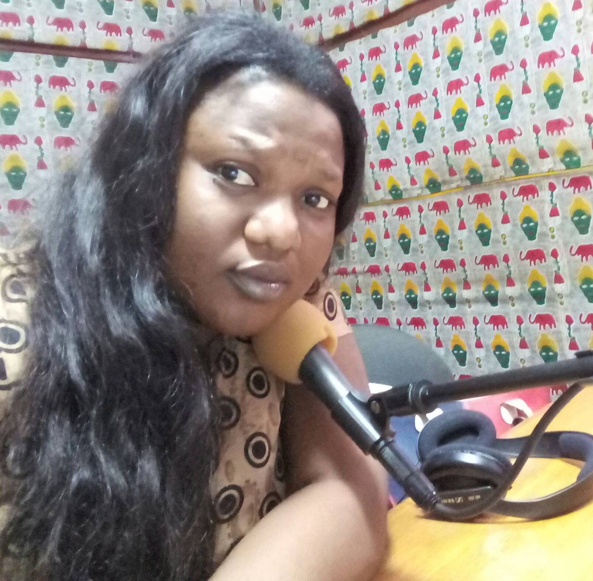 Maimuna Bari, the journalist who sustained rib and spine injuries following the recent armed attack by military men on Radio Capital in #GuineaBissau, has been airlifted to Lisbon, #Portugal for treatment. She's been in coma since the attack.

mfwa.org/radio-capital-…