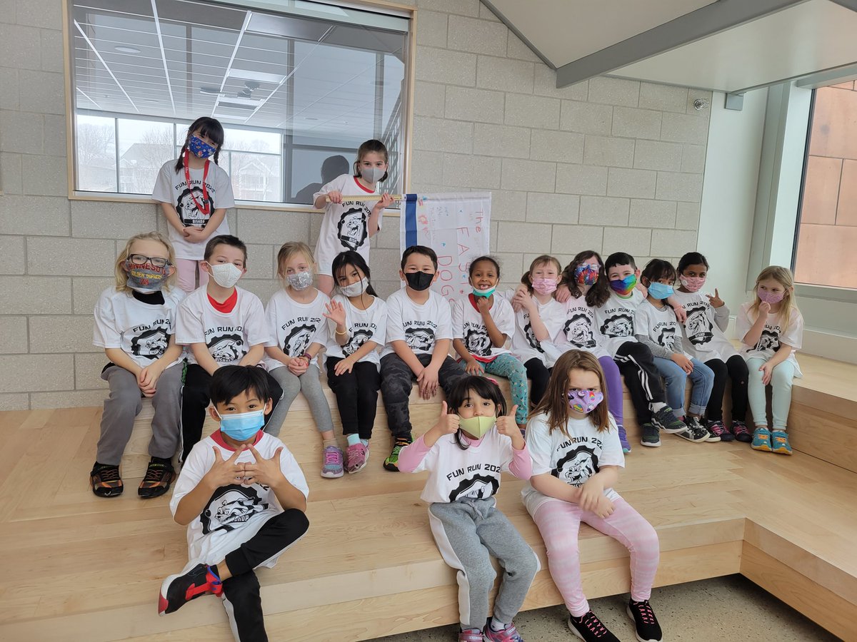 mssikkink's tweet photo. What an amazing two weeks it's been! Our class had a great time raising money for the school and so much fun running in the GLOW RUN! #bishoprps https://t.co/ij1sCKcwnC
