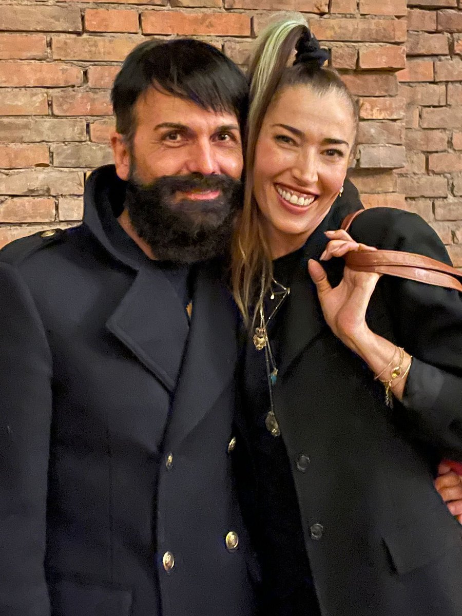 ArZilli's tweet photo. @ninazilli è stato bellissimo riabbracciarti e ritrovare il tuo sorriso 🤍 #lultimodisette #Bologna 🍒 aspettando la tua musica ed un concerto #staysoul ❤️ https://t.co/R65Ml43KL6