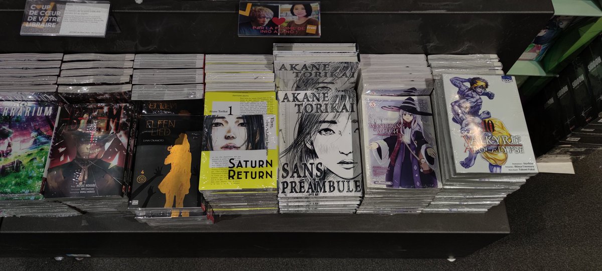 mangaparnasse's tweet photo. Une belle semaine au rayon manga de la Fnac Montparnasse pour découvrir de belles choses @PaniniManga @Kurokawa @omakebooks @AKATAmanga @DelcourtTonkam https://t.co/JlhE69o0LD