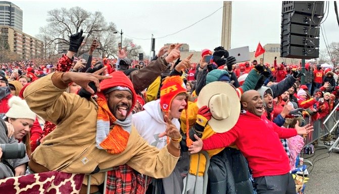 Have you ever been out of town and asked by someone what life is like in KC? What picture do you pull up to let them know you love it here 😍 Submit your photos for a chance to be featured in KC’s Comprehensive Plan: bit.ly/3HGxvk8