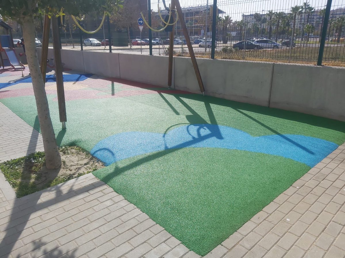 SededosSL's tweet photo. Concluido parque infantil en La barriada Condequinto de Dos Hermanas https://t.co/PpSlsQo5Ai
