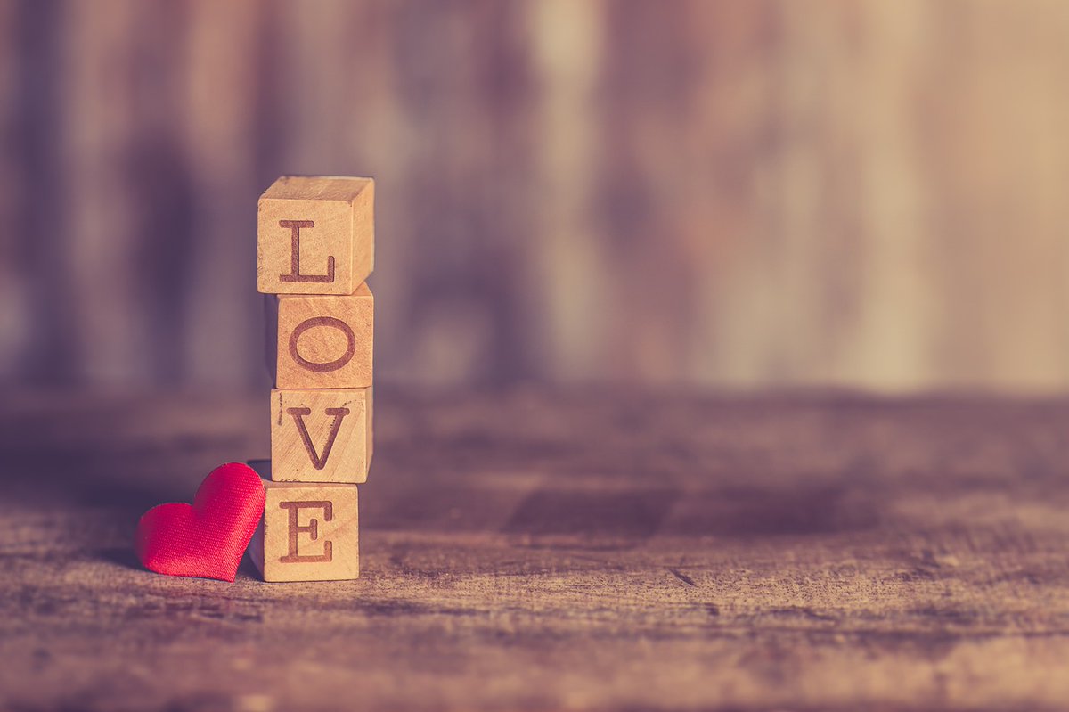 Der Valentinstag – Huldigung des Konsumwahns oder tatsächlich ein Tag der Liebe? Daniela ist der Sache mal näher auf den grund gegangen und gibt wertvolle Tipps. verbraucher-tipps.com/der-valentinst… #valentinstagsgeschenk #valintinstag #valentinesday2022