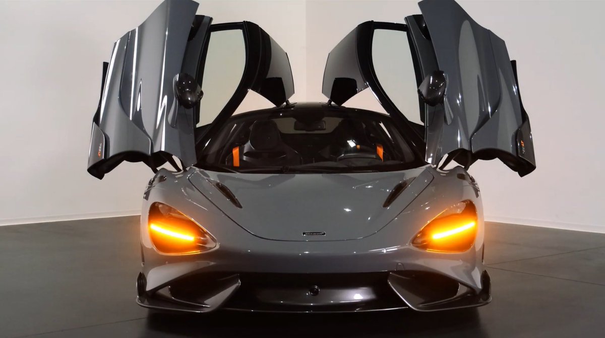 hxxbi_131iD's tweet photo. เฉพาะคันที่โยชิขับน่าจะเป็น McLaren 765LT ปะราคาจริงๆเริ่มต้นอยู่ที่ 358,000$ ถ้าตีเป็นเงินไทยตอนนี้น่าจะ 11 ล้านกว่าๆแต่ถ้ามาขายที่ไทยรวมภาษีก็เดาๆเล่นๆว่าน่าจะตกคันละ 50-60 ล้านดูจากรุ่นก่อนๆแล้ว🥶🥶🥶 https://t.co/hrKlH5f5ma
