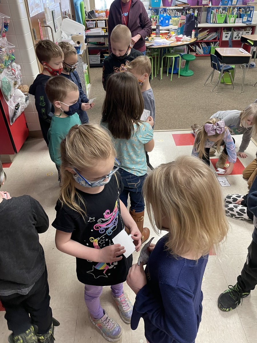MrsPeceny's tweet photo. Working with syllables to solve our escape room!! #myjblions https://t.co/04c6FlUxZC