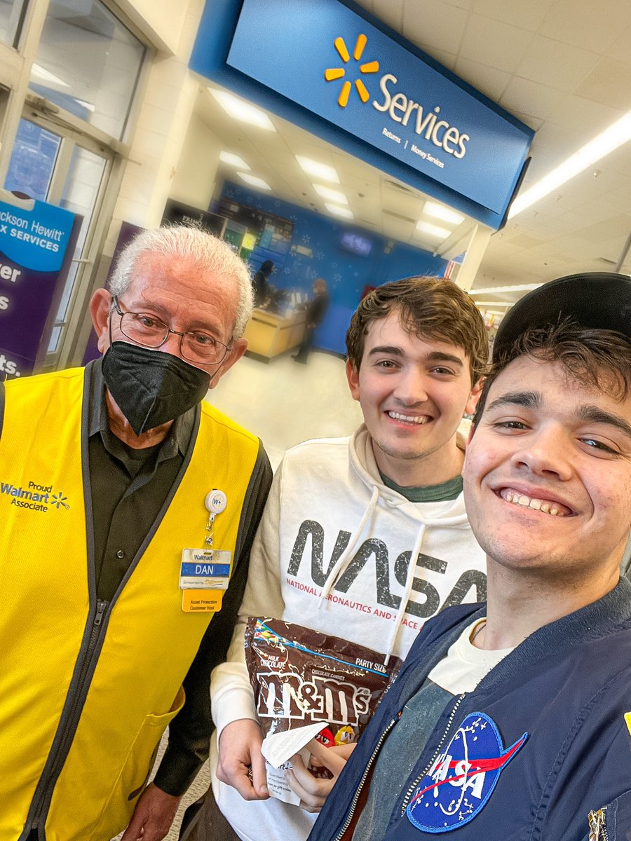 broskiesstudios's tweet photo. Francis and Jp returned to the exact Walmart. Francis stole from over 14 years ago! He made retribution for his crime and even got a picture with Dan the Man who said “You Guys are Fricking Weird” HEAR THE FULL STORY on the NEW EPISODE🚨of No Point Podcast https://t.co/l0uAO6b7GI https://t.co/sGc1P4a20t
