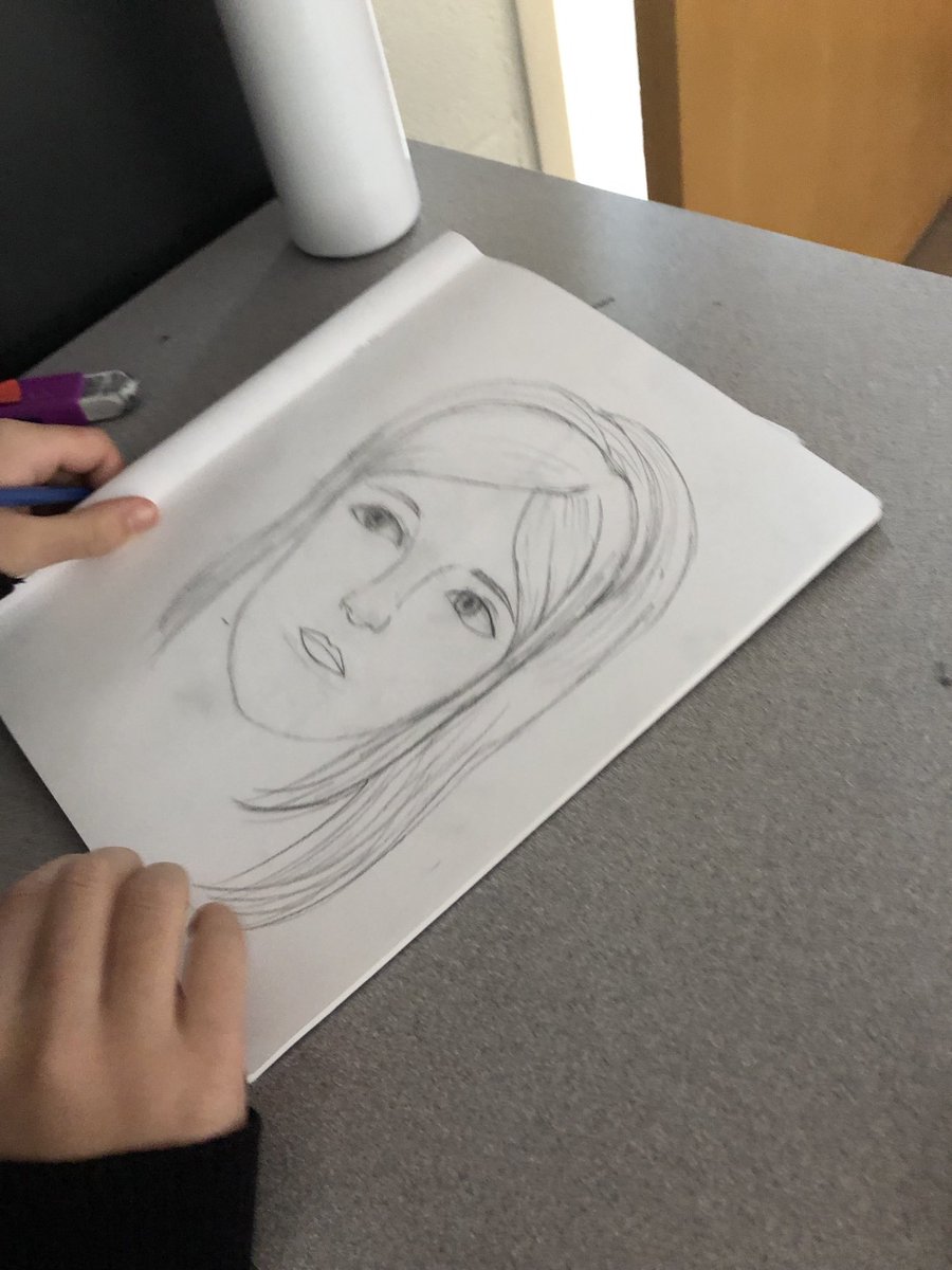 HTSCACalderone's tweet photo. Learning to draw and see ourselves in a different perspective with the skills of portraiture #Gr6 #its-easy#when-you#know-how ⁦@HTSRichmondHill⁩ ⁦@pereira_rasoHTS⁩ ⁦@trayc4teach⁩ #MSArts https://t.co/6iNHXQIGPV