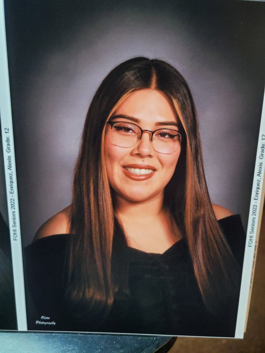 GlobalStuDept's tweet photo. Today, Iโd like to take the time to wish this @Fohi_Steelers special Senior, my daughter, Alexis - a very HAPPY BIRTHDAY! We love you! Congratulations on your college acceptances and may you enjoy your last birthday in high school๐๐๐ฝโค๏ธ๐#ClassOf2022 #FoHi #Fontana https://t.co/Y3Gd3CF3gP