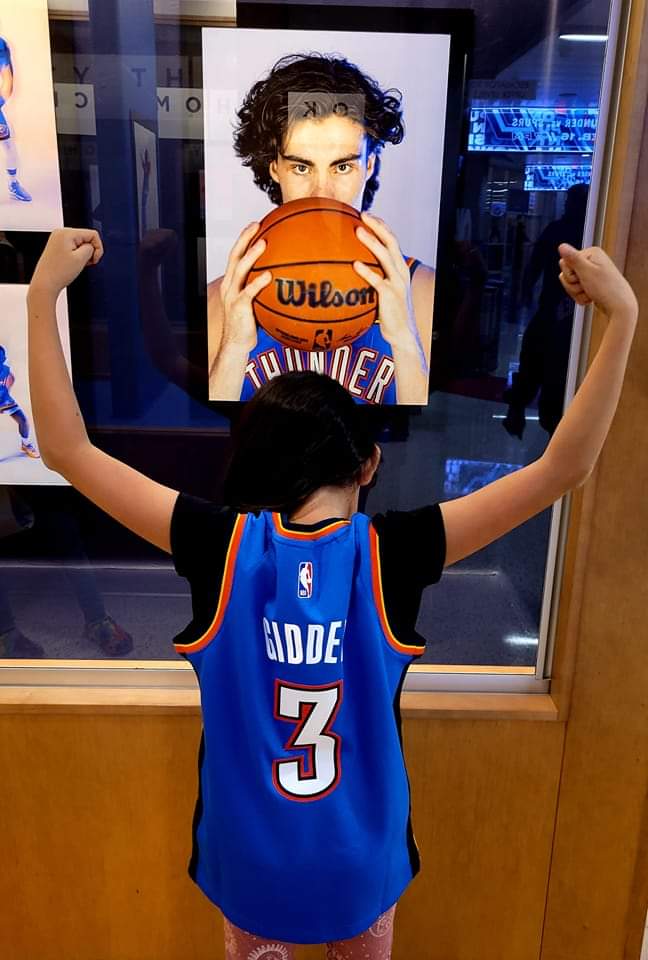 Wichita_33's tweet photo. Wanna wish my daughter Rosalina happy birthday today! She got to go watch the thunder play the raptors wednesday night and got to see her favorite player in the nba @joshgiddey  #Thunder #HAPPYBIRTHDAY https://t.co/g8ElZTgsef