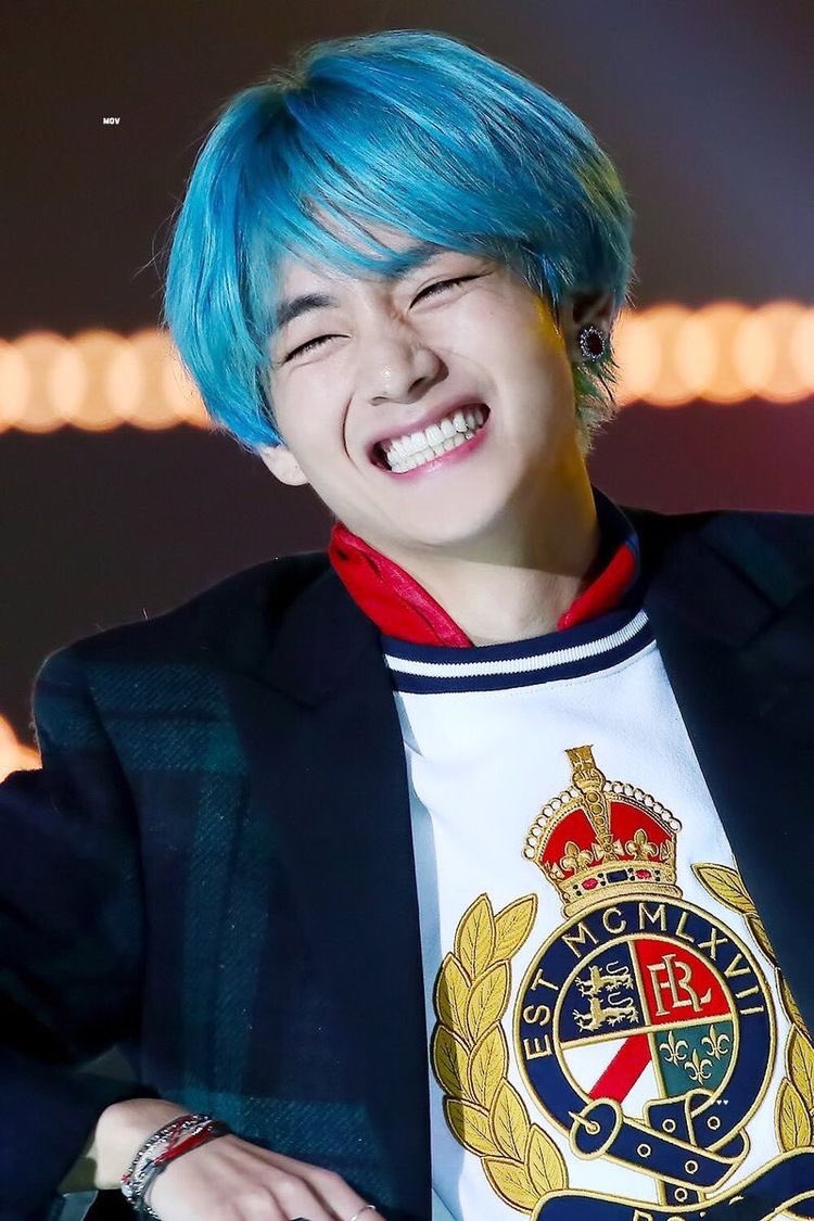Güzel gülüş hiç bir zaman solmasın meleğim 
WE LOVE YOU TAEHYUNG 💜