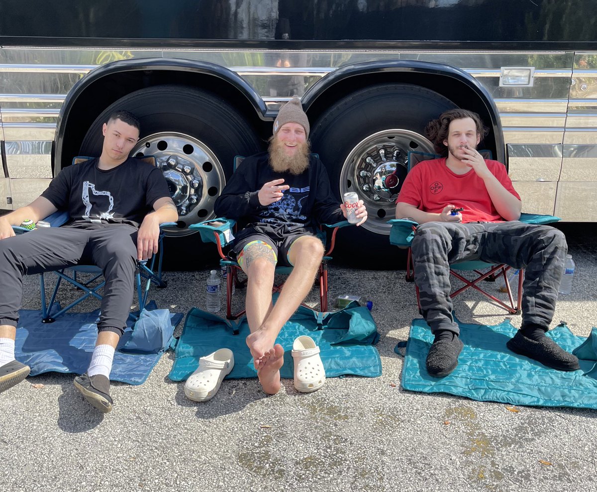 Subtronics's tweet photo. hello good morning https://t.co/gTT9DSzkGd
