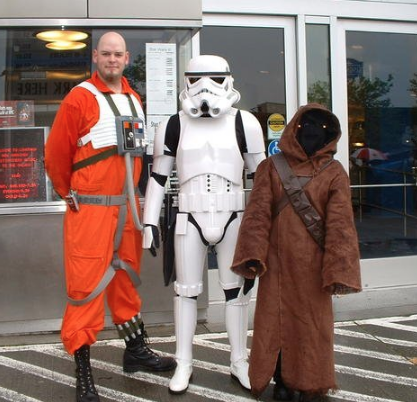 LittleJen007's tweet image. Big fan. HUGE fan. I love #StarWars and although am let down at the #BookofBobaFett finale, I'm still here for you. I am one with the Force and the #Force is with me

Photos: Me (Jawa), my van, &amp;amp; the day @carrieffisher and @HamillHimself followed me. That was my best day ever...