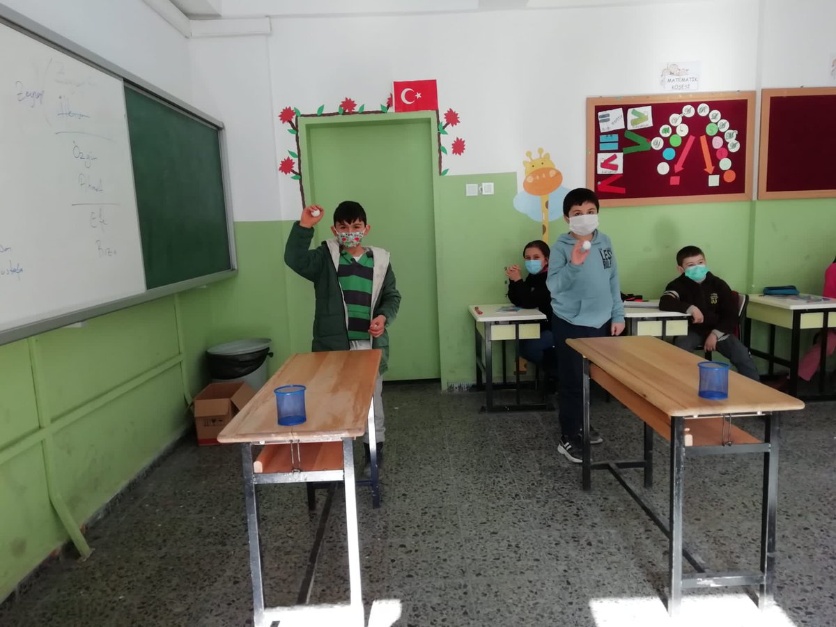 NevzatAyazOkulu's tweet photo. Atış oyunu ile haftanın yorğunluğu attık 😅 
@Muammer12877572 
@MemCankiri 
@BelenMuzaffer 
@BayramorenMem https://t.co/4BGaXCiTRO