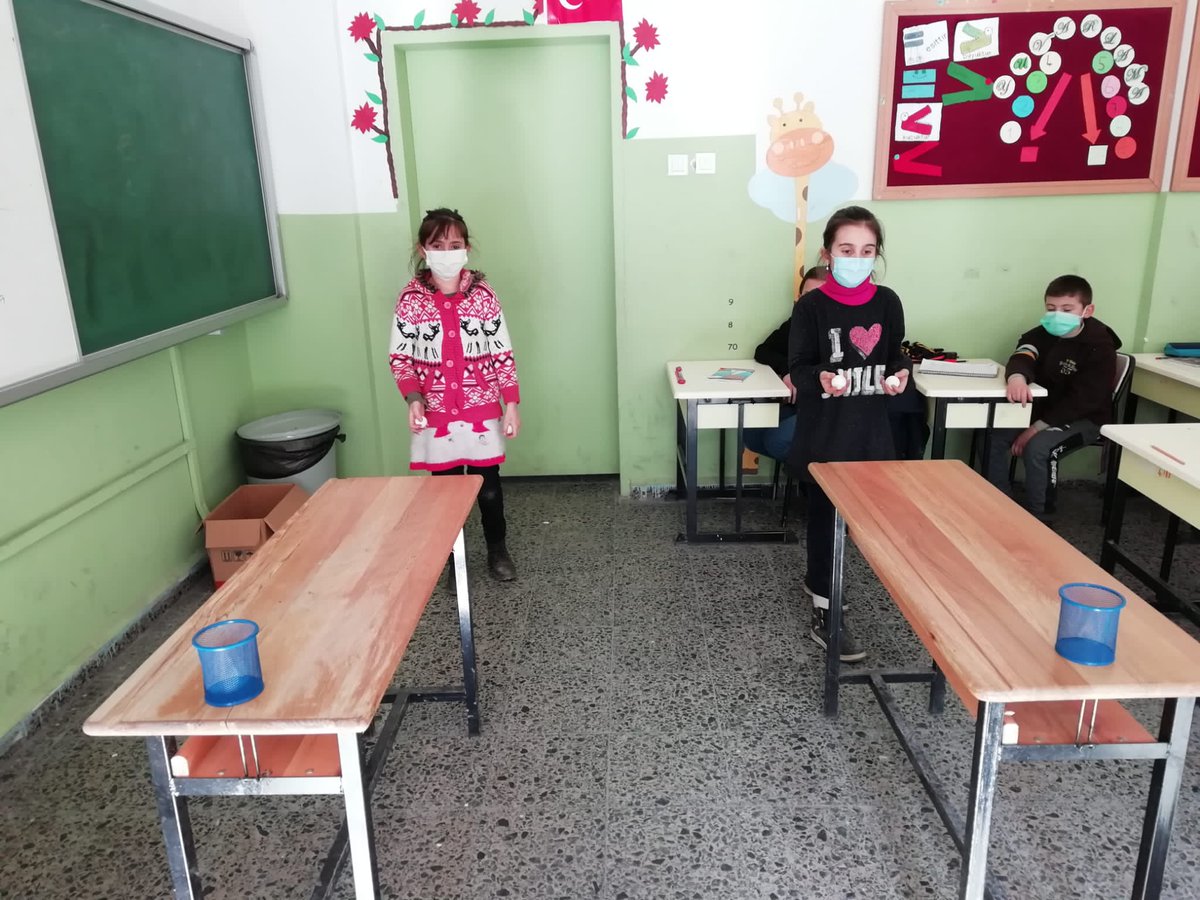 NevzatAyazOkulu's tweet photo. Atış oyunu ile haftanın yorğunluğu attık 😅 
@Muammer12877572 
@MemCankiri 
@BelenMuzaffer 
@BayramorenMem https://t.co/4BGaXCiTRO