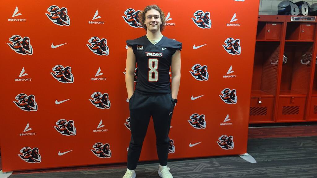 I am very excited to announce that I will be furthering my academic and athletic career at CAL U !⚫️🔴
Thank you <a href="/CoachGaryDunn/">Gary Dunn</a> <a href="/CoachSalsCalU/">Chad Salisbury</a> @CALU_football <a href="/RobFlowers5/">Rob Flowers</a> <a href="/AB5377/">Adam Burkart</a> <a href="/SrOkuniewski/">John Okuniewski Sr</a> @jdokun4