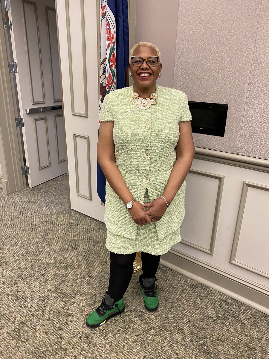 ElPolitiks's tweet photo. @JeffMBourne Dr. J from @Norfolkstate #FriJay https://t.co/4jaC4VTOvb