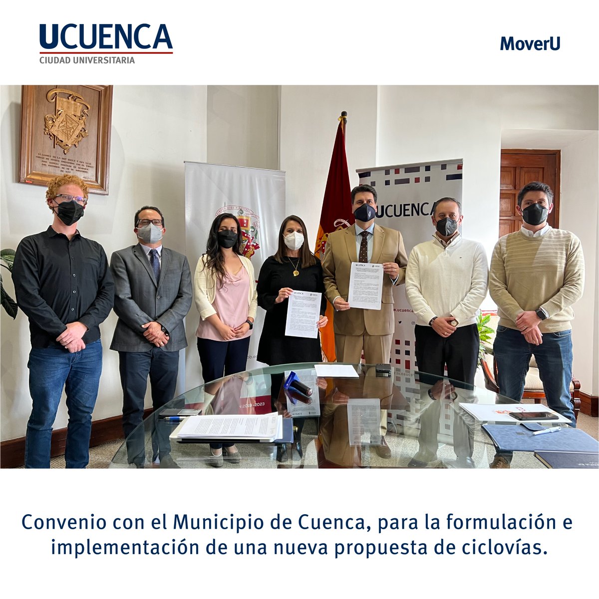 Ciudad_Uni's tweet photo. #MoverU | Suscripción del convenio entre la Universidad de Cuenca y el Municipio de Cuenca para la formulación e implementación de la propuesta Red de Ciclovías que conecten los Campus Universitarios. 

La nota: https://t.co/2JYgzhIiUF https://t.co/fAoGDqro2w