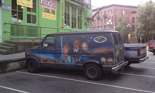 LittleJen007's tweet image. Big fan. HUGE fan. I love #StarWars and although am let down at the #BookofBobaFett finale, I'm still here for you. I am one with the Force and the #Force is with me

Photos: Me (Jawa), my van, &amp;amp; the day @carrieffisher and @HamillHimself followed me. That was my best day ever...