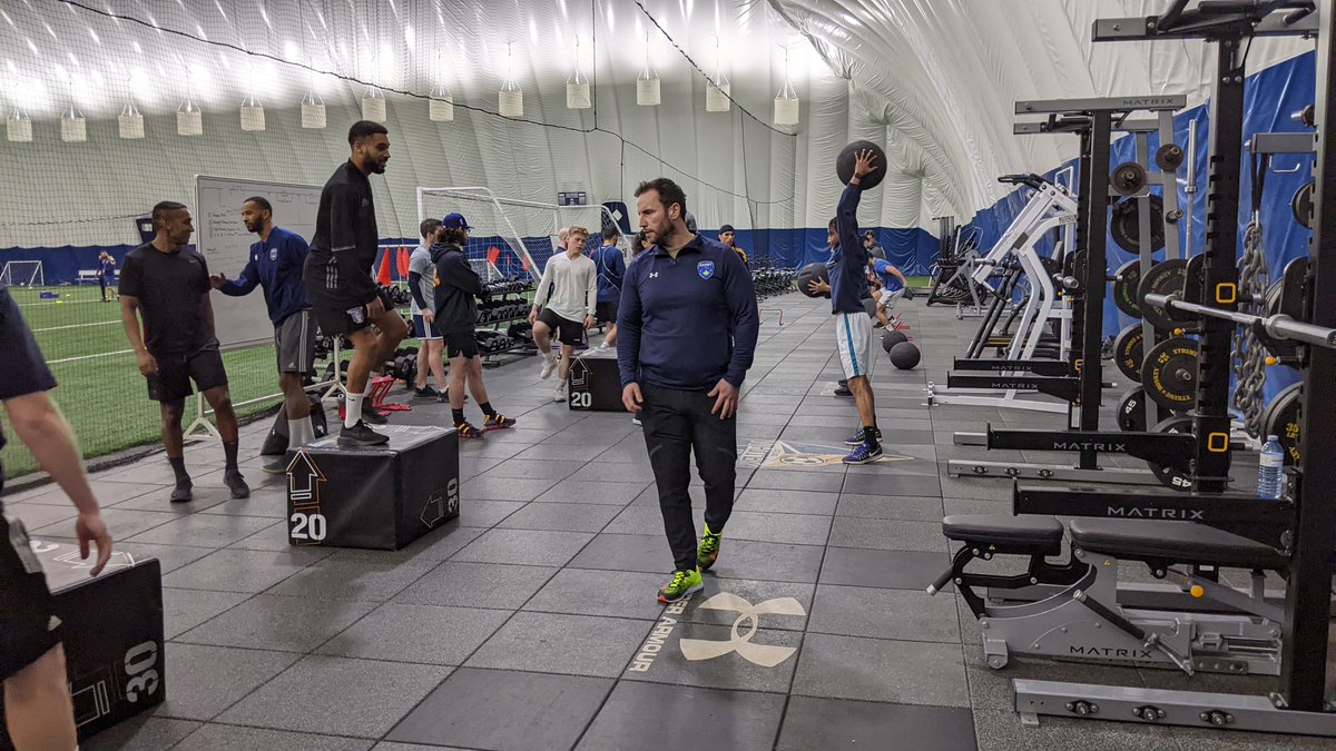 DarbyFCL1OM's tweet photo. Another training session in the books at the Whitby Soccer Centre with Darby FC Director of Strength and Conditioning @FitzgeraldETS. The 2022 @L1OMens season cannot start soon enough. #connectedTeam https://t.co/y35NU8CTAn