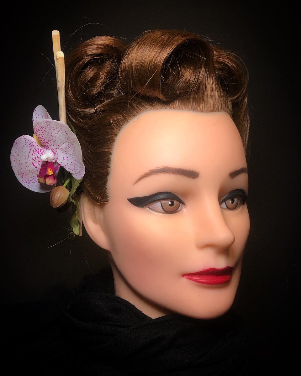 Mallory71214976's tweet photo. #ChineseNewYear2022 
📲Follow me
https://t.co/2dNqLvKSeh

🛒My #ETSY SHOP
https://t.co/oUXpnxny1b

#clorofillahairflowers #hairflowers #pinupgirl #pinuphairflowers #pinupstyle #pinuphair #vintage #hairaccessories #vintagestyle  #tocados #fascinators #hairclip #chopsticks https://t.co/jOajHqlRZD