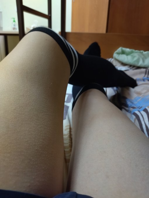Laying in bed all alone...
#Femboy #Legs #Gay #Cute https://t.co/k5bcatPtF4