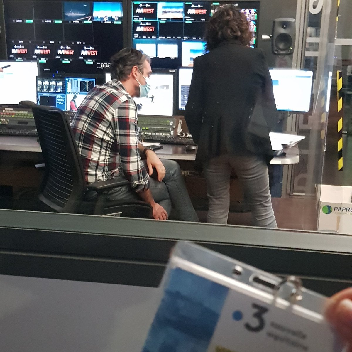 Où suis-je ? Un indice au premier plan.