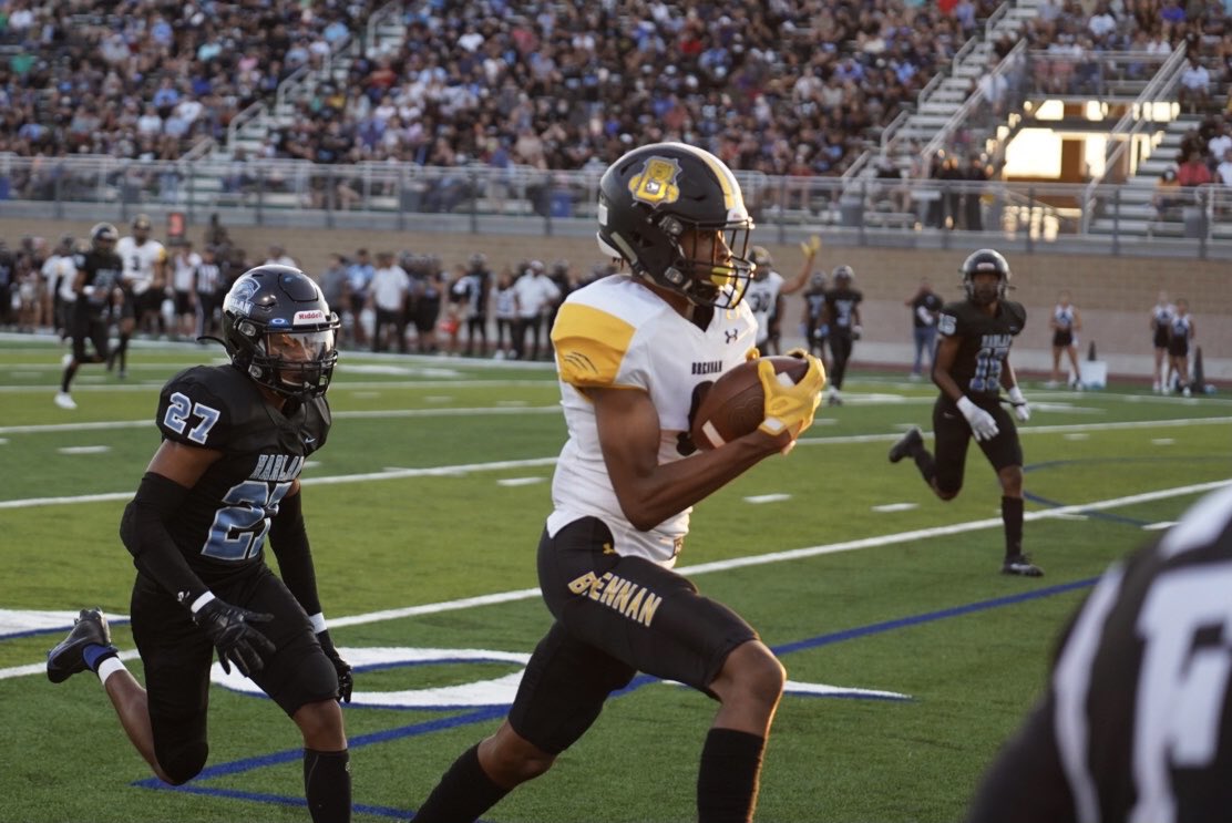 theaarondubose's tweet photo. JUNIOR HIGHLIGHTS!🐻
2ND TEAM ALL AREA WR (29-6A)
884 receiving yards , 16TDS❗️
https://t.co/4xa8qG9Jfm https://t.co/qdPNnL4L2C