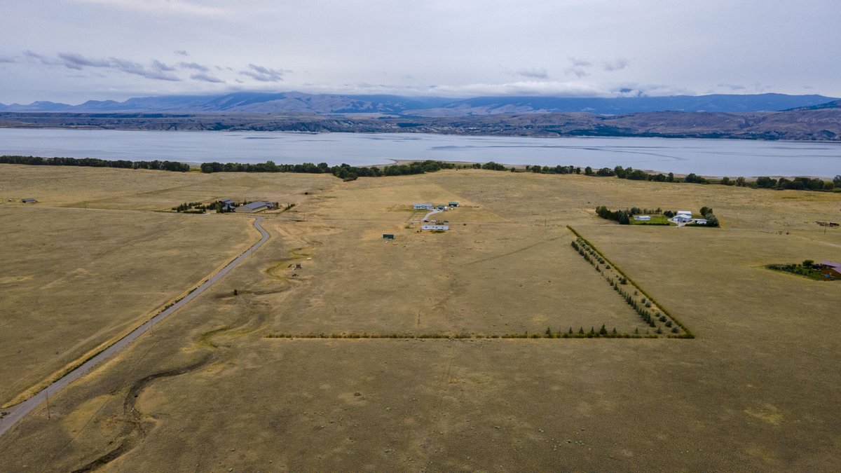 cassKparr's tweet photo. See a virtual tour of my listing on 80 Overland Trail #Townsend #MT  #realestate https://t.co/91GDM3NQ6T https://t.co/aS2wqw7fte