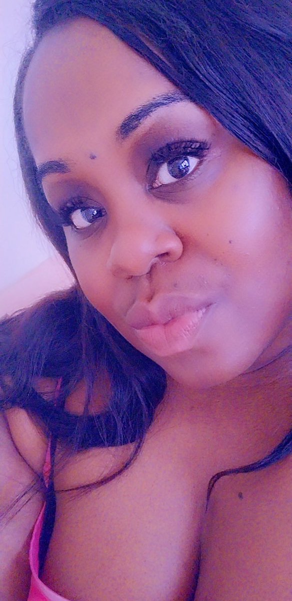 ImDatChoclaTee's tweet photo. Pretty eyes….and thick thighs👀(know they’re there lol)….she is me❤️ #FlashbackFriday #flygirl #brownskingirl https://t.co/H8whymjbpN