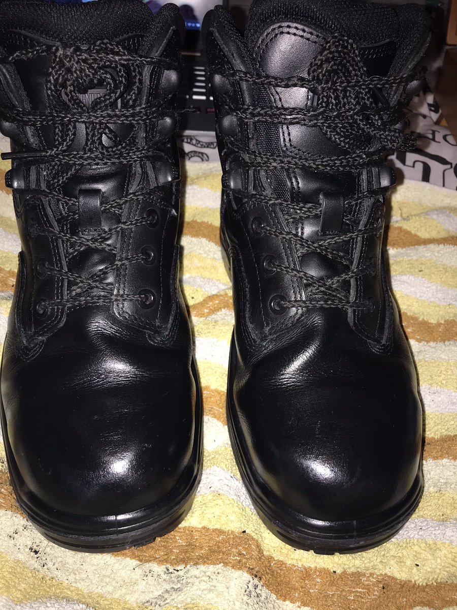 LozJ1992's tweet photo. 2 more days to go!! 🎉
Bags sorted, boots polished. Who said I was excited to get back? 😂 https://t.co/lBHfVfsZ0V