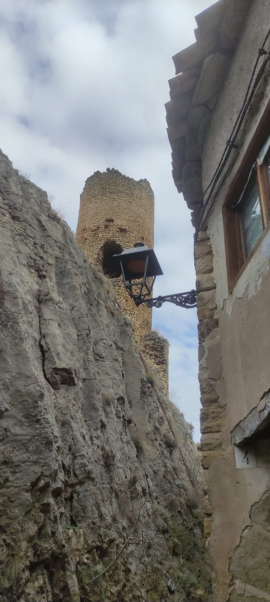 nendelxinco's tweet photo. Hem substituït les antigues faroles d'#Alsamora per uns fanals de forja, amb un sistema d'il·luminacio molt més eficient i sostenible.
Ajuntament de #santestevedelasarga
#seguim https://t.co/0ZXWMXGZwG