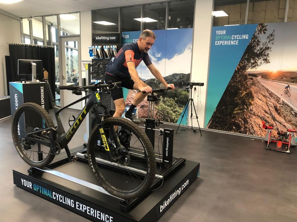 bikefitting_com's tweet photo. Appointments for bike fits at our fit studio within the Shimano Experience Center in Valkenburg, the Netherlands can be made again via our website on https://t.co/l6FNI3dFxg. Alternatively, local https://t.co/EKTHuFpJeo dealers can be found via https://t.co/ynq4O7x0C3 https://t.co/DVR9wYyk9J