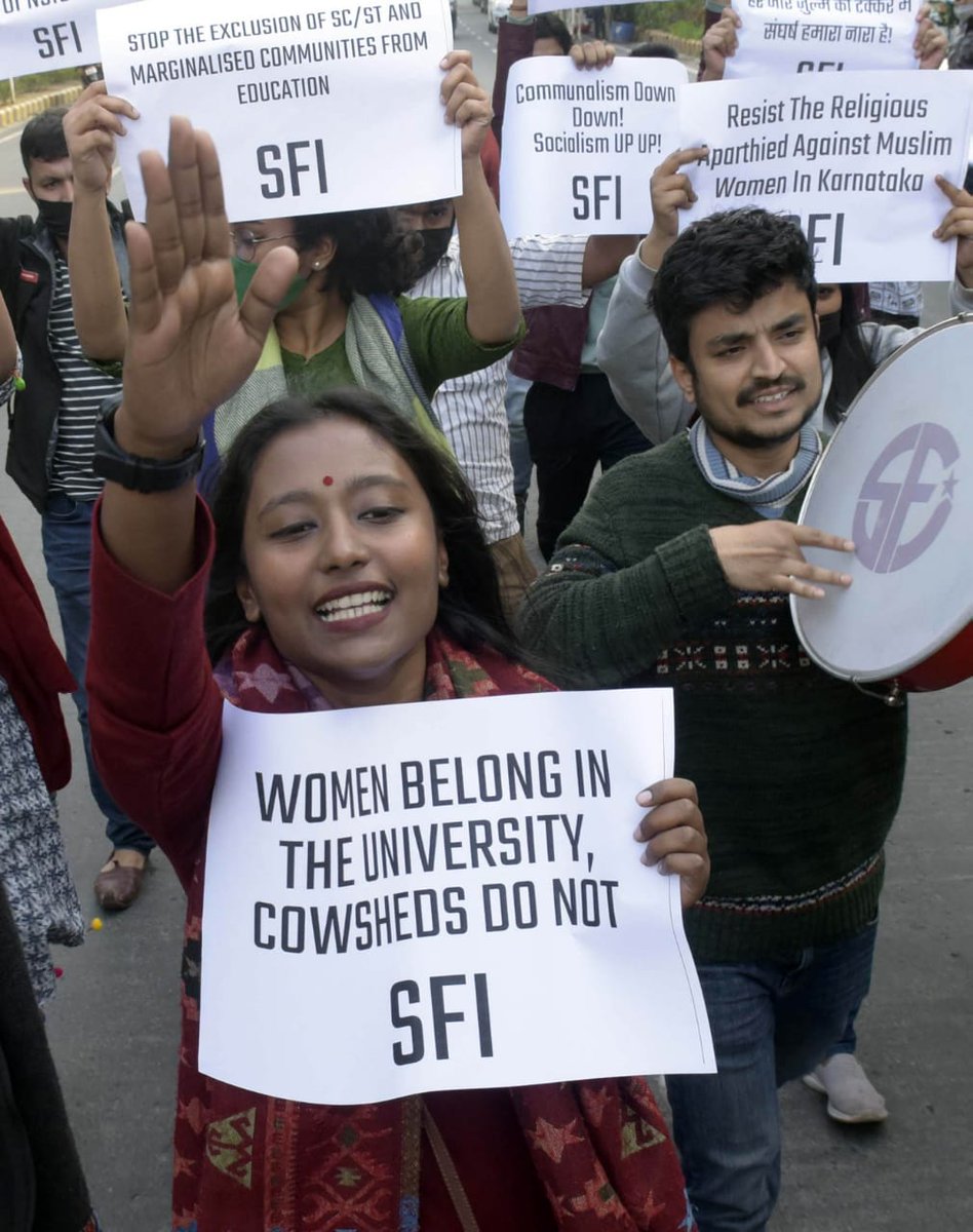 SfiDelhi's tweet photo. Hijab Or Not, Education Is Our Right!

SFI activists during the protest at Karnataka Bhawan! 

#NoToCommunalism #SFI https://t.co/flDdE1pkaY
