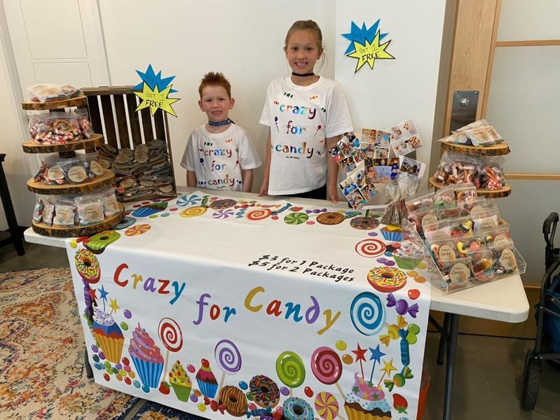 You'll see these guys on site tomorrow, selling yummy candy 
AND donating 50% of all proceeds to fight human trafficking.  
This business is completely run by these kiddos- amazing!
#greatfuturecitizens #goodjobmom #crazycandyforkiddos 
#calgaryicebreaker
@thecampbellkiddos