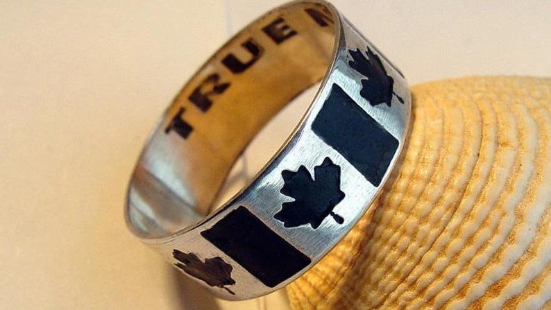 MinnisDesigns's tweet photo. Your custom order size and special message  will be engraved on sterling silver in my studio... https://t.co/V4ykFwdivN https://t.co/GhshO6uT1c