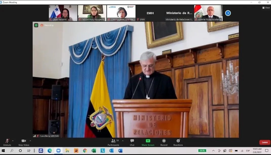 SALUDO PROTOCOLAR DEL CUERPO DIPLOMÁTICO AL CANCILLER DEL ECUADOR JUAN CARLOS HOLGUÍN.
La Embajadora de Panamá, DEUS NAVARRO, participó del Saludo Protocolar que ofreció el Cuerpo Diplomático al señor Canciller JUAN CARLOS HOLGUÍN.