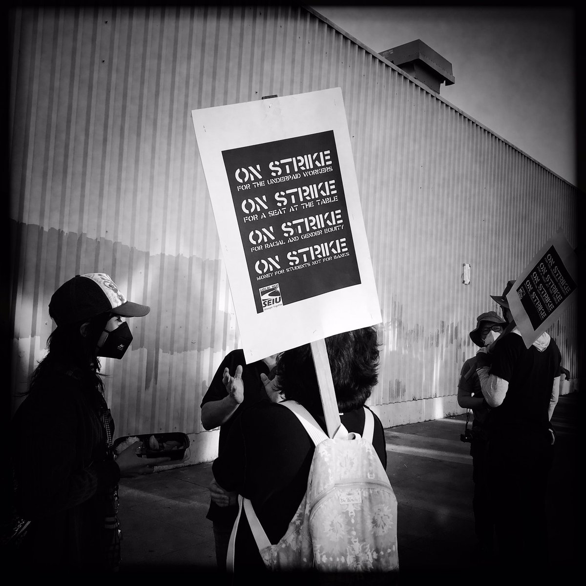 tigerbeat's tweet photo. Day 3 Thurs of @sfoakunite strike @CACollegeofArts #CCAstrike continues in San Francisco today til 5 pm today including #SFPosterSyndicate at noon & 3 pm rally. https://t.co/gVt9WYDe40 #UnionStrong #1u @CCAAdjunctUnion @seiu1021 #ccaunion #ccastaffunion #cacollegeofarts https://t.co/yncYbrrrJC