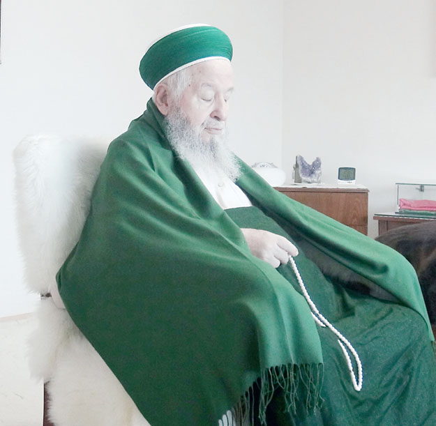 KiracAhdeVefa's tweet image. "Bu şeriat ne büyük düzendir, bundan mahrum olan ne büyük zarardadır. Ya Rabbi bu mübarek düzenden, şeriatten bizi dünyada, kabirde, ahirette ayırma."