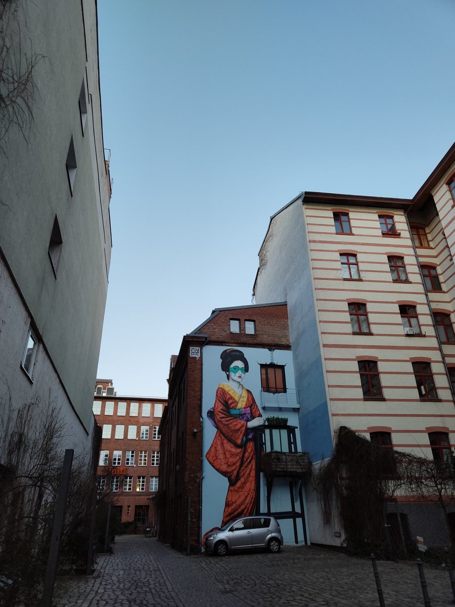 bourboucha's tweet photo. #Berlin
#walking
#graffiti
#wisys https://t.co/uspezMzRyc