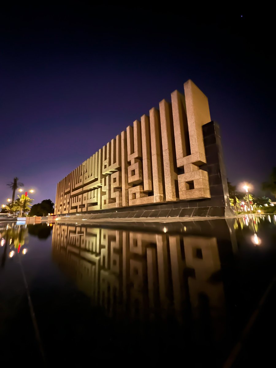 iiKatheri's tweet photo. عشوائيات واجهة جدة البحرية ليلاً 🤍✨

#تصوير #جدة https://t.co/nP6VOZpI97
