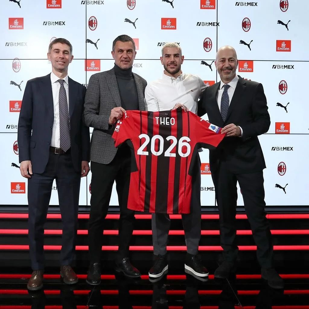 TheoHernandez's tweet photo. Una storia d’amore che non conosce tempo ❤️🖤
Il sogno rossonero va avanti e io sono molto felice di continuare a far parte di questa meravigliosa famiglia. @acmilan
#AlwaysMilan
#Theo2026 https://t.co/hICACiUiMQ