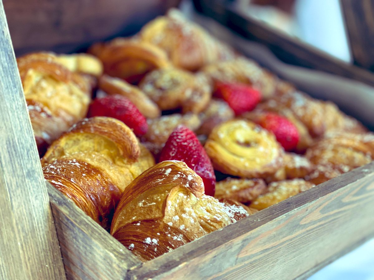 Last bit of hospitality today, before half term. Well done Paul &amp; team <a href="/HolroydHowe/">Holroyd Howe</a> <a href="/UppinghamSchool/">Uppingham School</a> <a href="/SarahMccubbin6/">Sarah Mccubbin</a> <a href="/OliCullers/">Oli Cullingworth</a> @ChefSi71 <a href="/Josephmbryan/">Joseph Bryan</a> #brunch