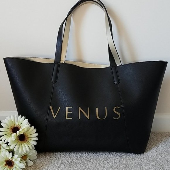 DawnRybloom's tweet photo. So good I had to share! Check out all the items I'm loving on @Poshmarkapp from @LGOrnaments #poshmark #fashion #style #shopmycloset #venus #pinkvictoriassecret: https://t.co/qtddgBkGFb https://t.co/GRDEiVS2KO